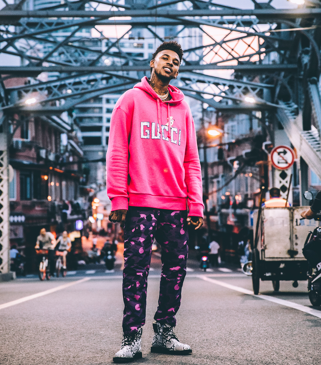 同时坚持 同时坚持